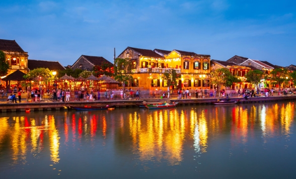 話題のバーナーヒルズ＆幻想的なホイアン夜景ツアー